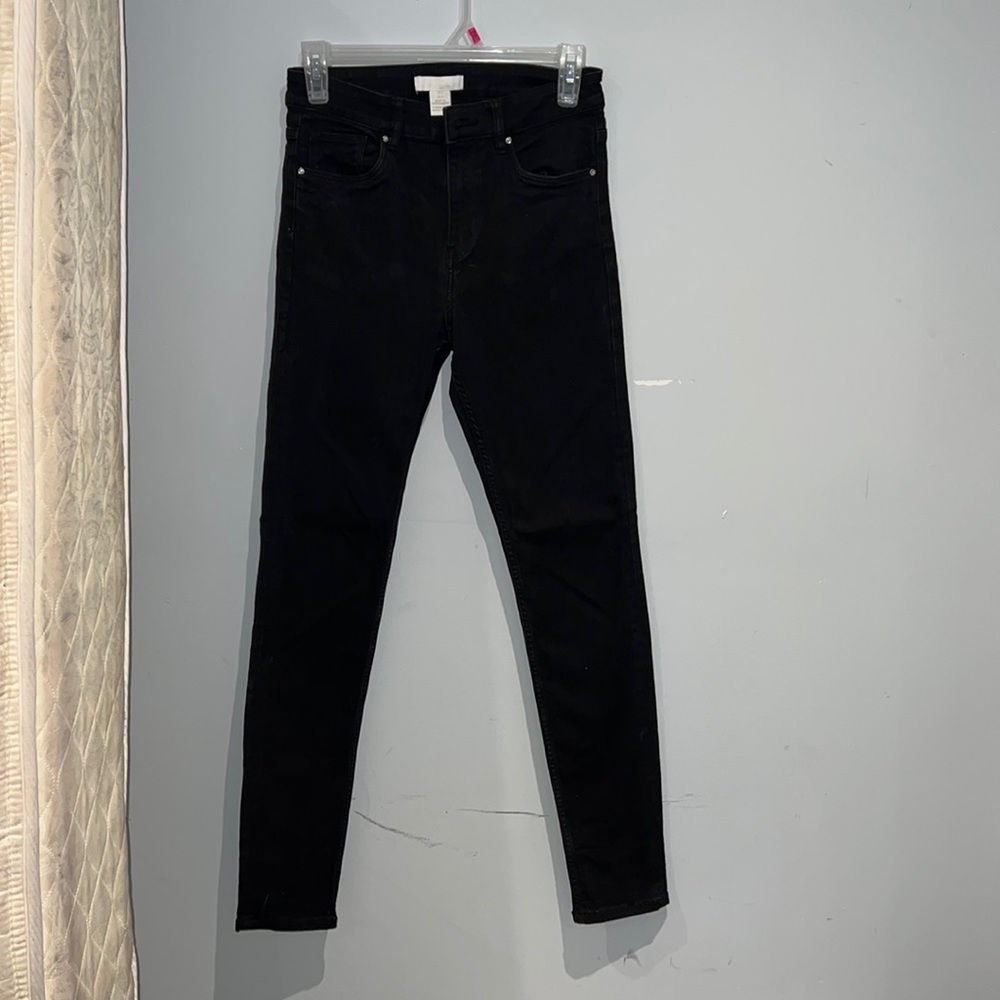 H&M black skinny jeans. US 4.